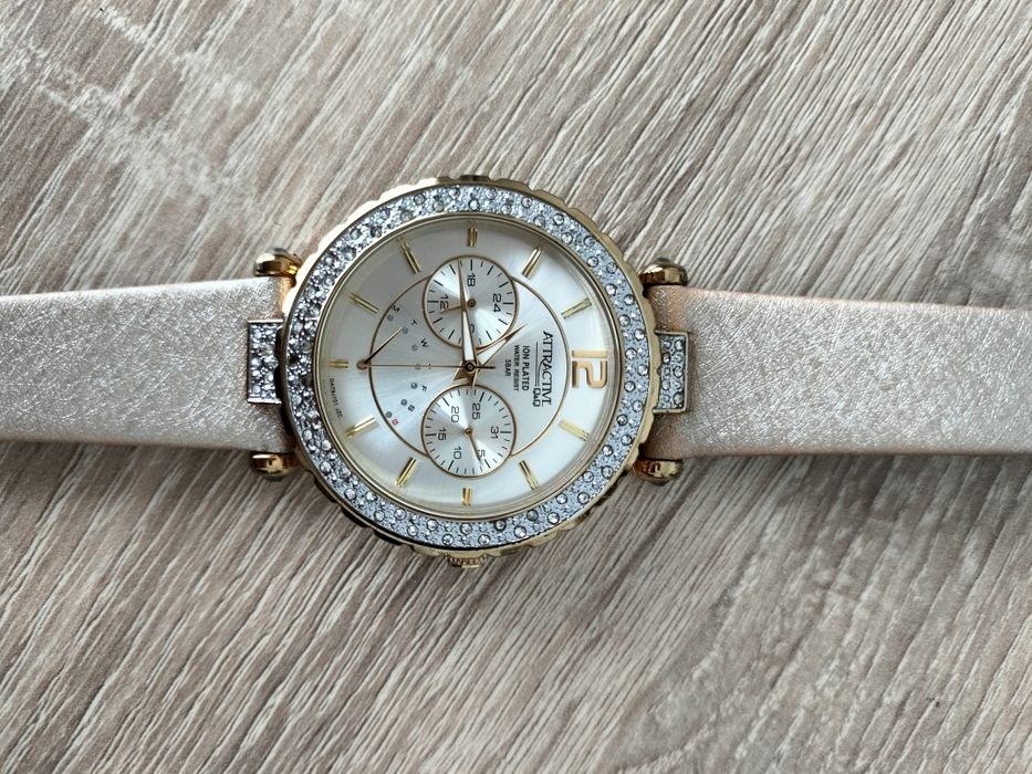 Часы наручные женские