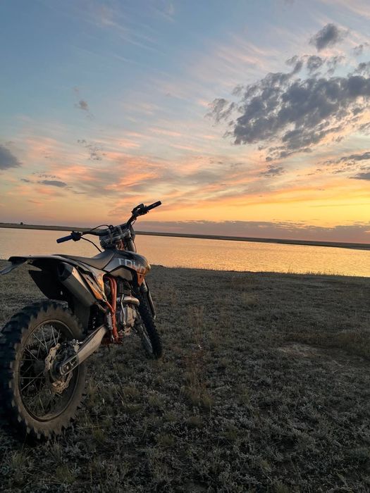 Эндуро кросс 250 кубов