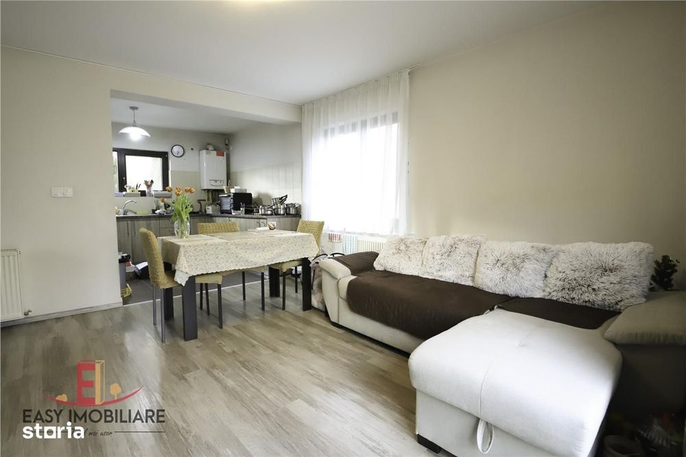 Casa individuala Unirii, 2 dormitoare, 2 bai, 80 mp, zona linistita.