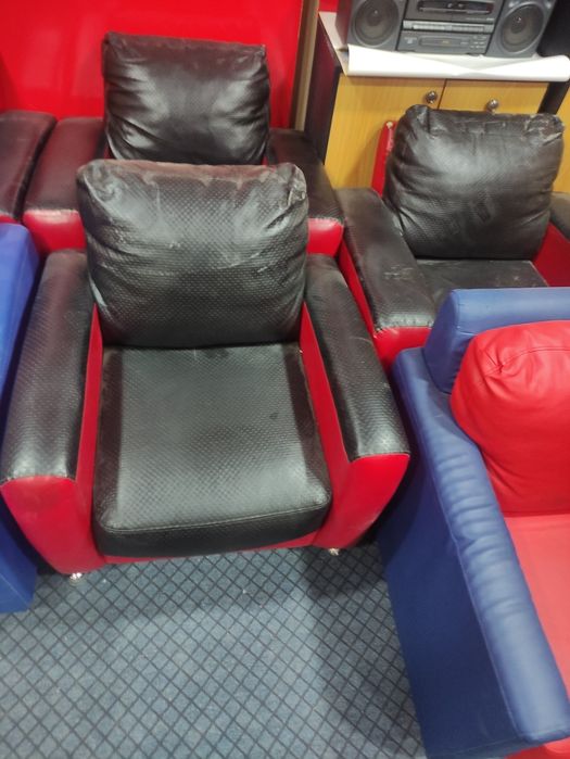 Продам мягкие кресла