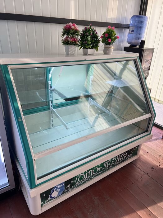 Холодильная витрина б/у рабочая