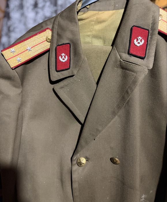 Военна офицерска униформа с пагони – Българска армия“