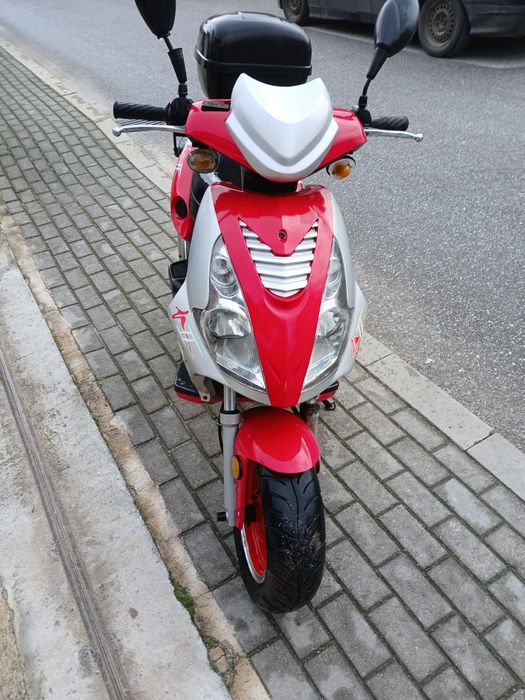 Китайски скутер Junway YY50QT28