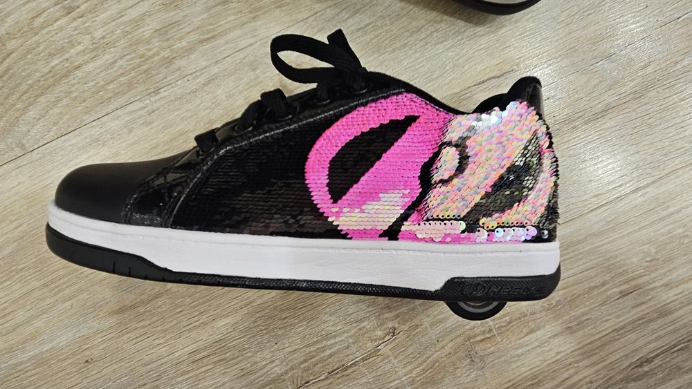 Роликовые кроссовки Heelys