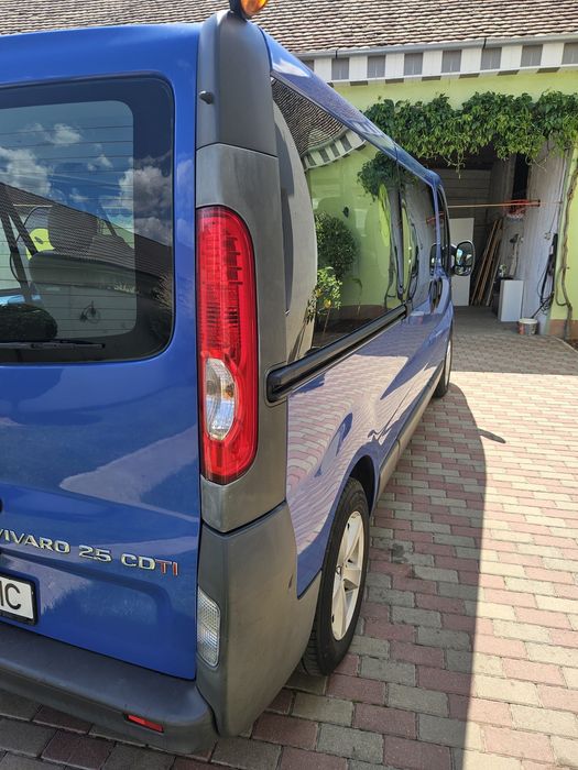 Opel Vivaro 8+1 L2H1