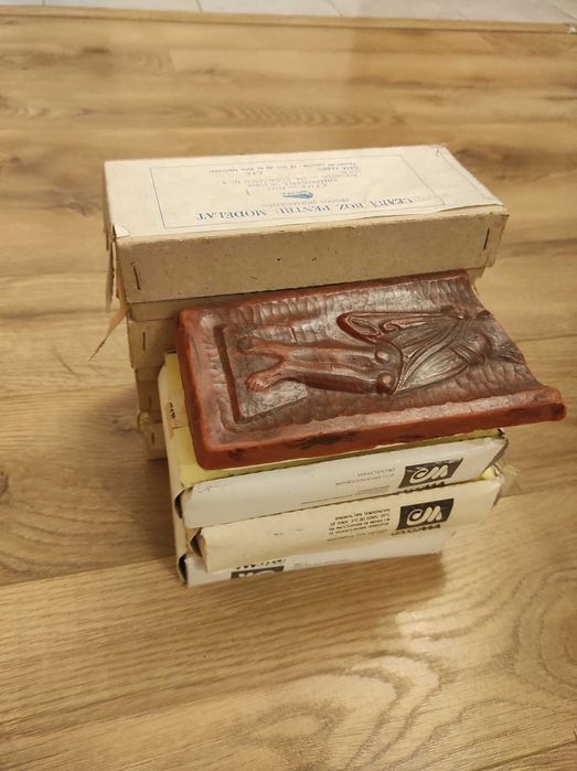 Ceară de modelat tehnică dentară și în alte scopuri. Roz și roșu. 3,5 kg.