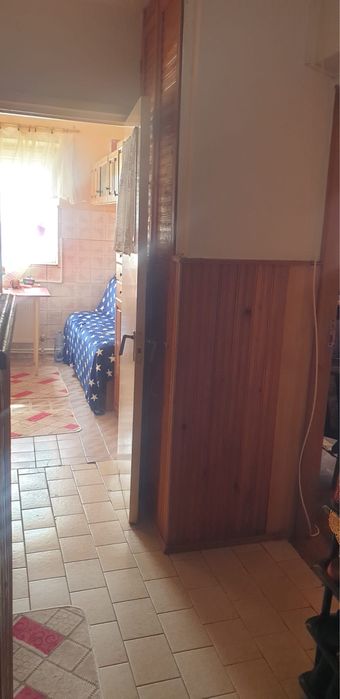 Apartament 2 camere de vânzare, Micro 5, decomandat, conf.1