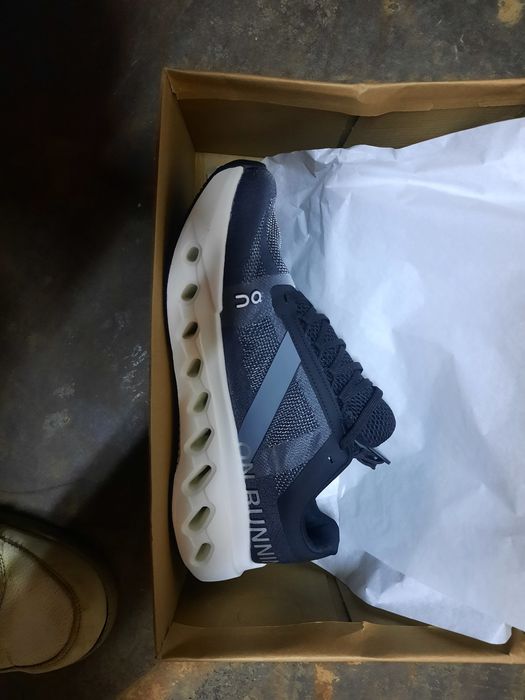 Продаются крассовки On Running Cloudsurfer Next.