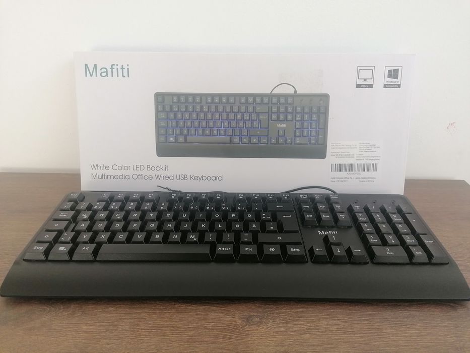 Tastatură multimedia, conectare prin USB