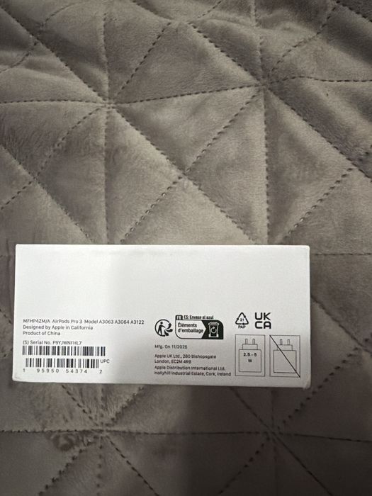 Airpods Pro 3 model 2025