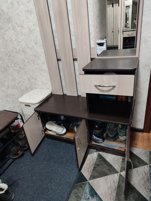 Продается прихожая.