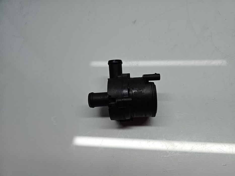 Pompa recirculare apa Volkswagen Golf 7 (5G) [Fabr 2014-prezent] 5G096