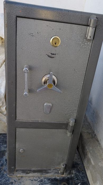 Сейф огнеупорный