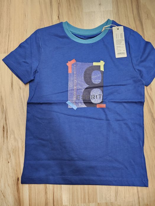 Продавам - чисто нови детски тениски Esprit размер 92 и 116-122