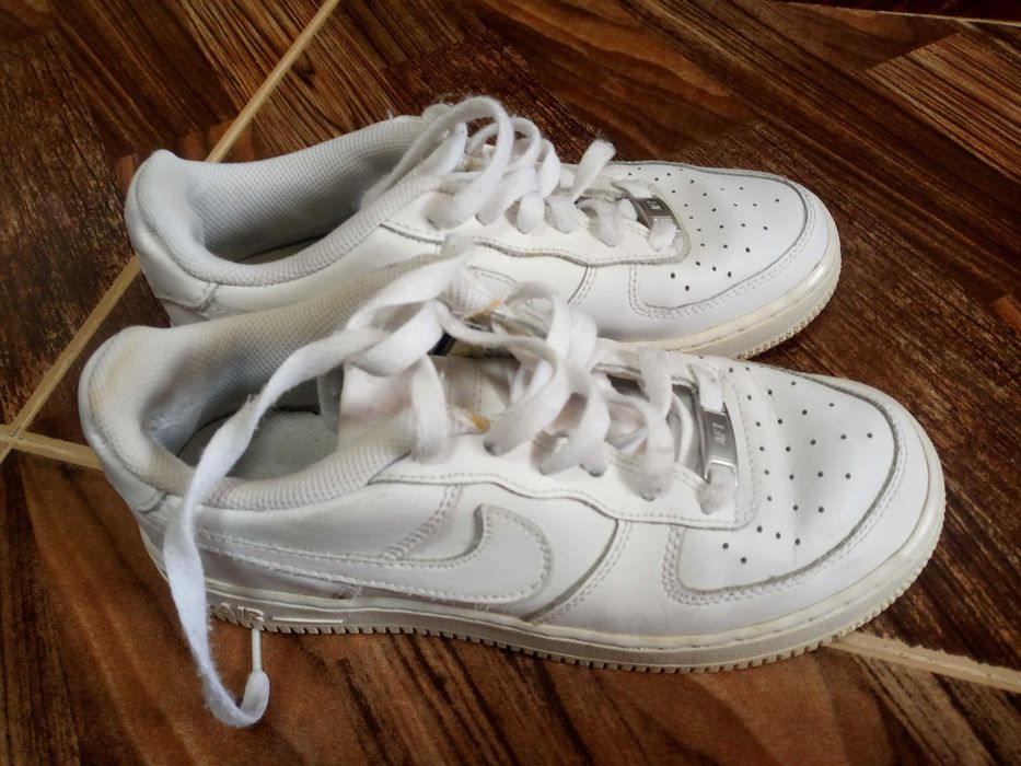 Кроссовки фирменные в хорошем состоянии по 50 тыс размер 36 37 38