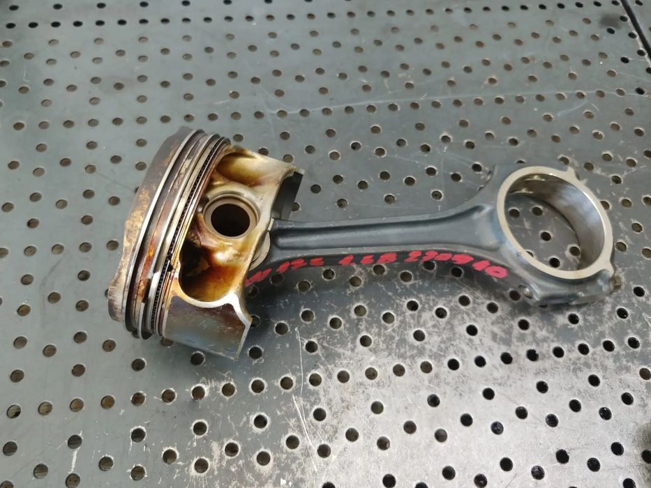 piston cu biela  1.6 b  270910 mercedes  cla x117 a-class w176  b-class w246