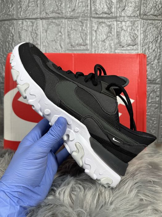 Nike react Revision Black