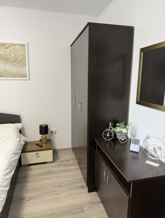 Închiriez apartament