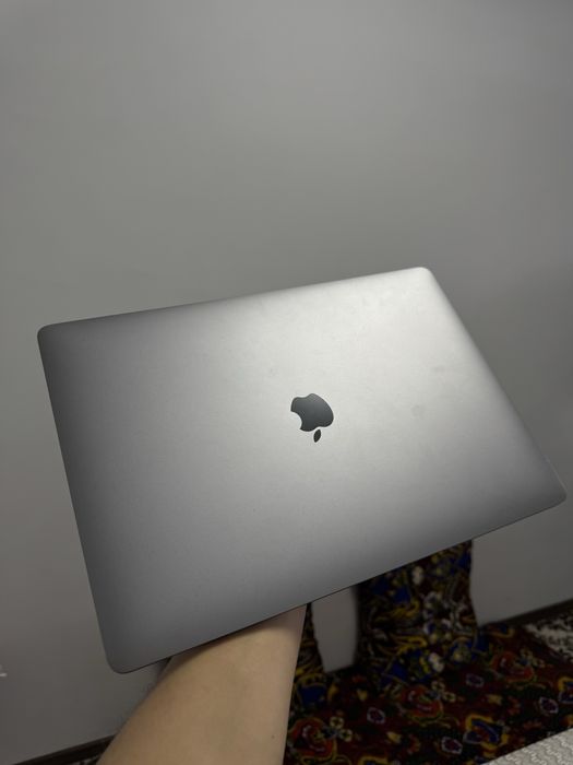 MacBook Pro 15-inch i7 / 16GB / 1TB SSD