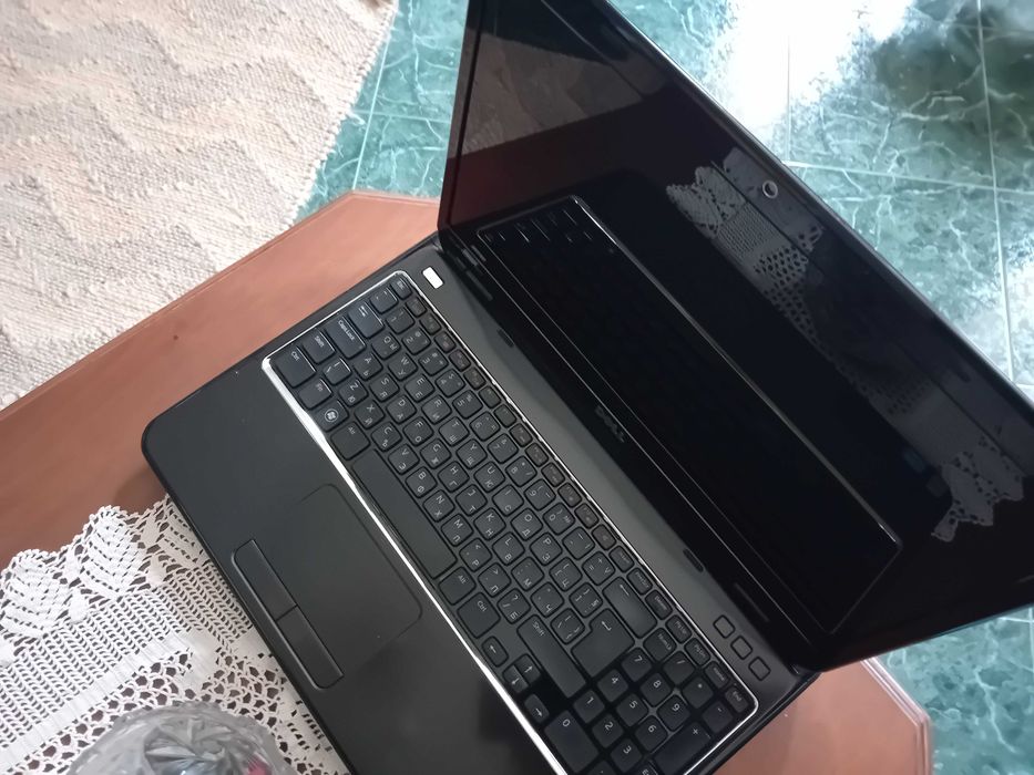 Напълно запазен лаптоп Dell Inspiron N5110