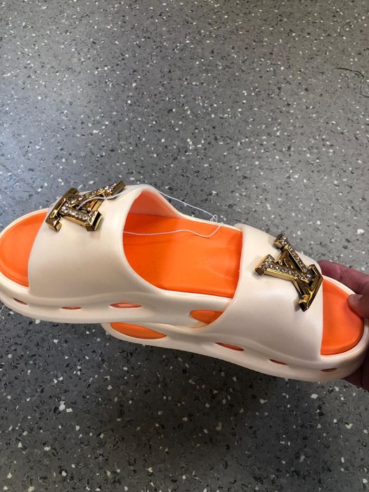 Papuci Louis Vuitton