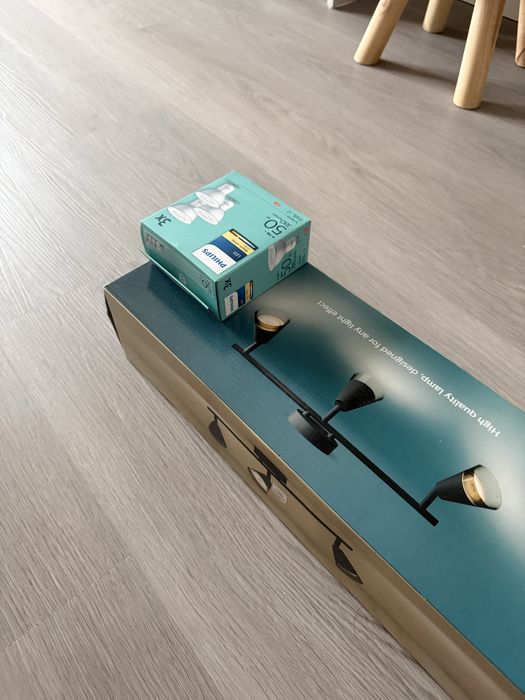 lampa Philips Cleft, becuri incluse