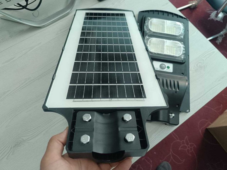уличные освещение на солнечных батареях 100W