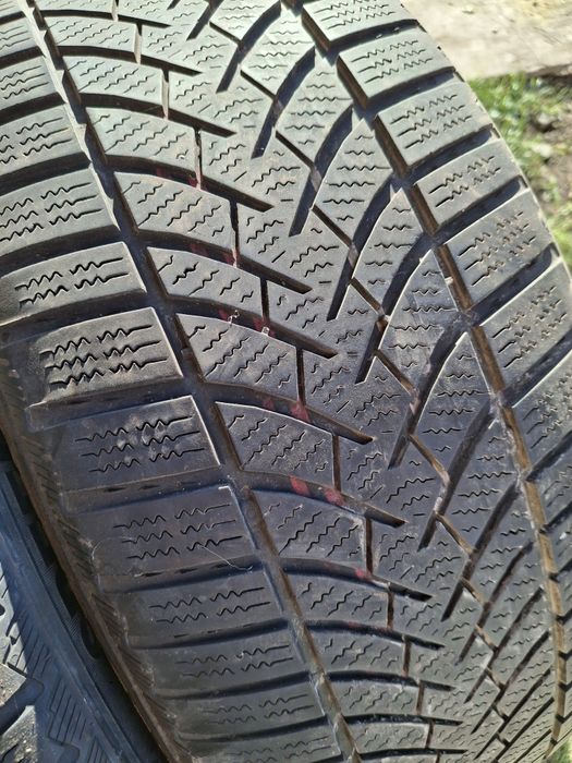 2 Anvelope  de iarnă 225 50 r17 Semperit