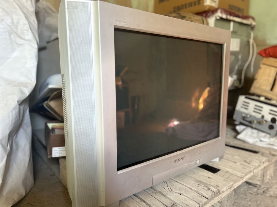 Телевизор SONY в рабочем состоянии