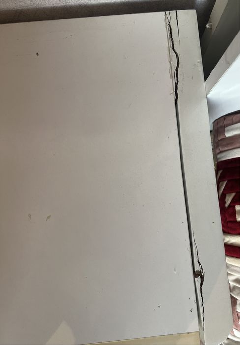 Дамский столик (туалетный столик)