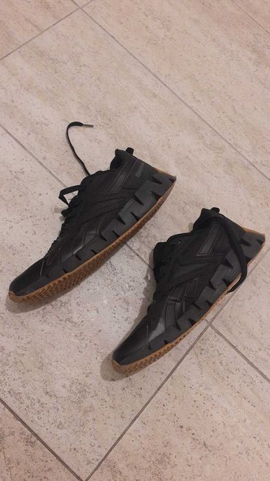 Adidasi Reebok / ca noi