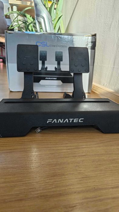Fanatec CSL Elite база и педали с волан Mclaren GT3