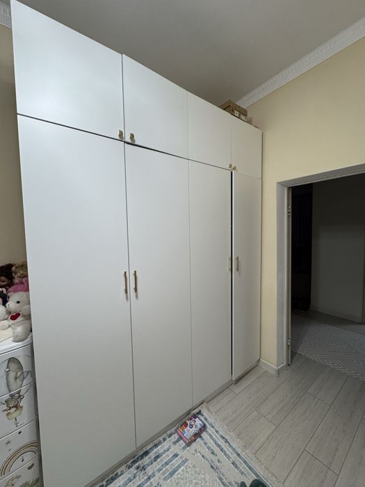 Продам шкаф цвет белый