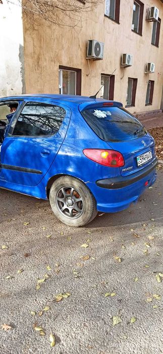 Продам автомобиль Peugeot  хэтчбек