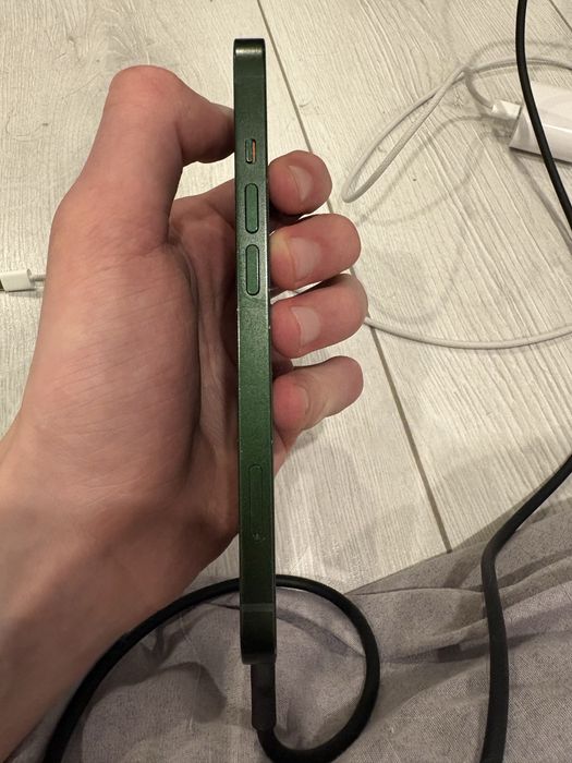 Продам iphone 13