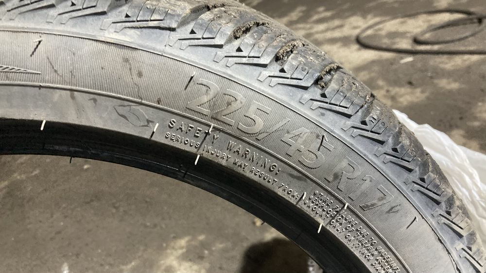 Продам зимние шины ! Шипованные