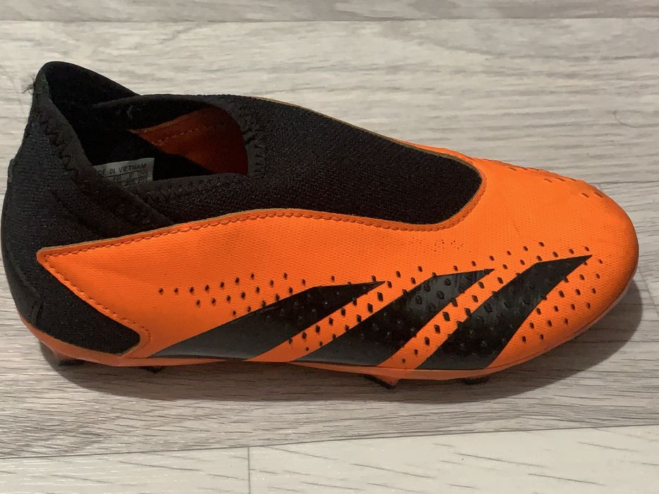 Бутсы адидас предатор акуари