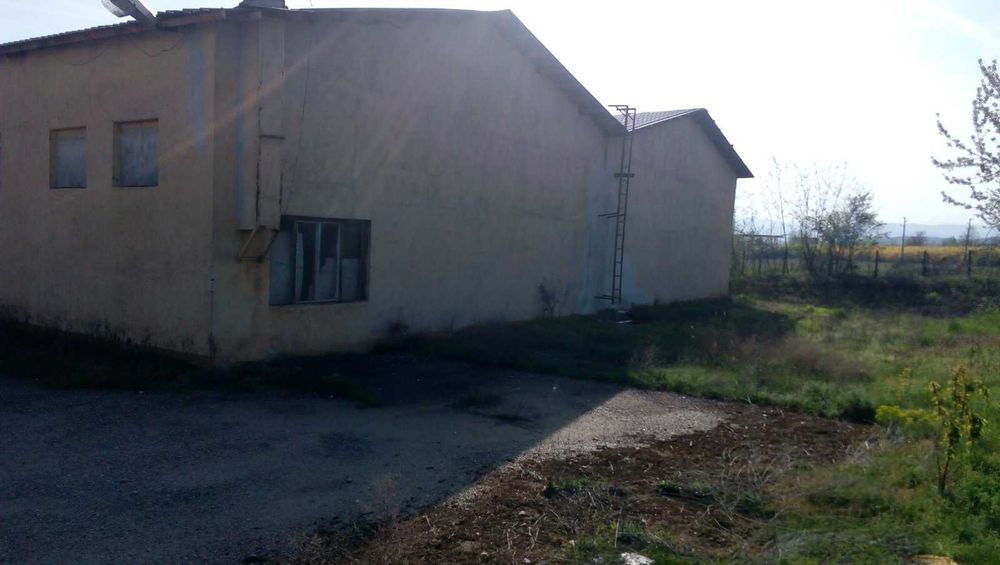 Дава се под наем Промишлена сграда в Гоце Делчев - 1000 кв.м за 1530 € - Снимка #2