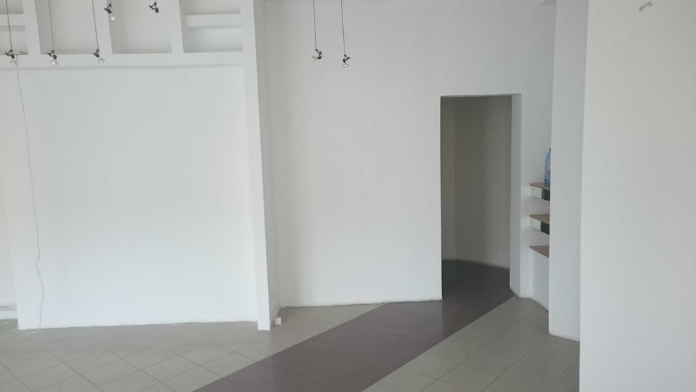 Proprietar, vand spatiu comercial modernizat, in suprafata de 65 mp situat pe B-dul N. Titulescu, in apropriere de Kaufland
