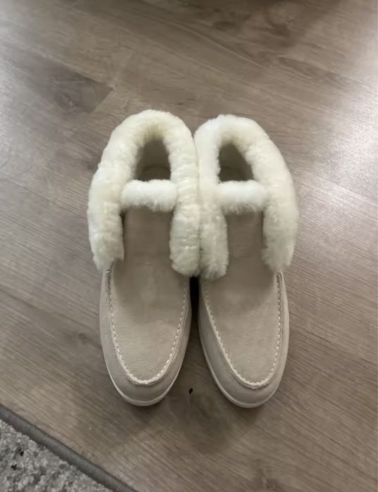 Дамски кремави обувки Loro**piana**