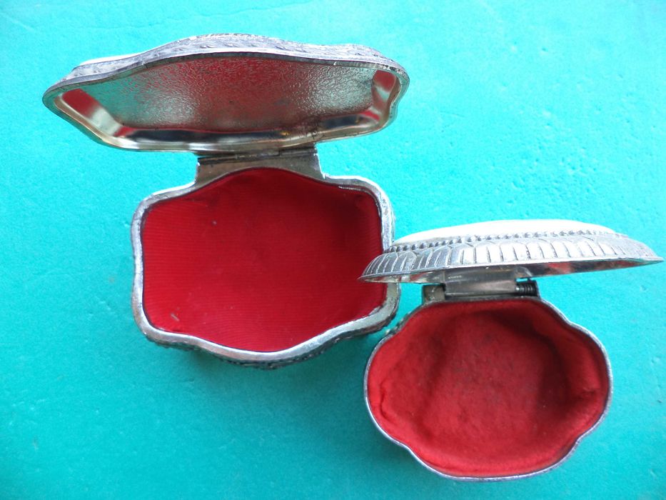 Vechi cutii casete de bijuterii capace cu ceramica marcate Japonia