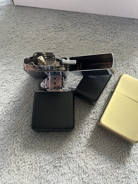Vand 3 brichete tip zippo
