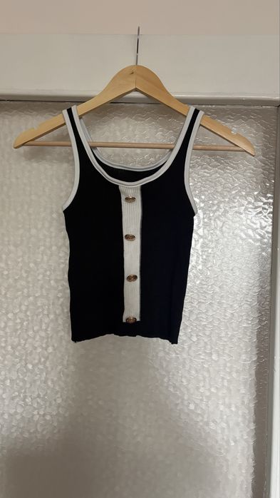Потници/кроп топ нови бяло и черно