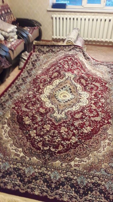 Продам ковёр 2 м на 3 м