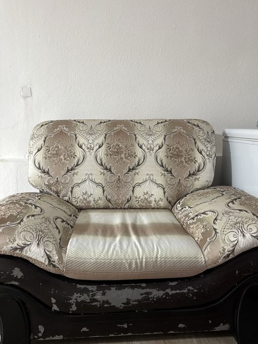 Диваны продаю срочно