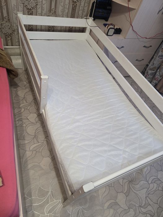 Продам детскую кровать.