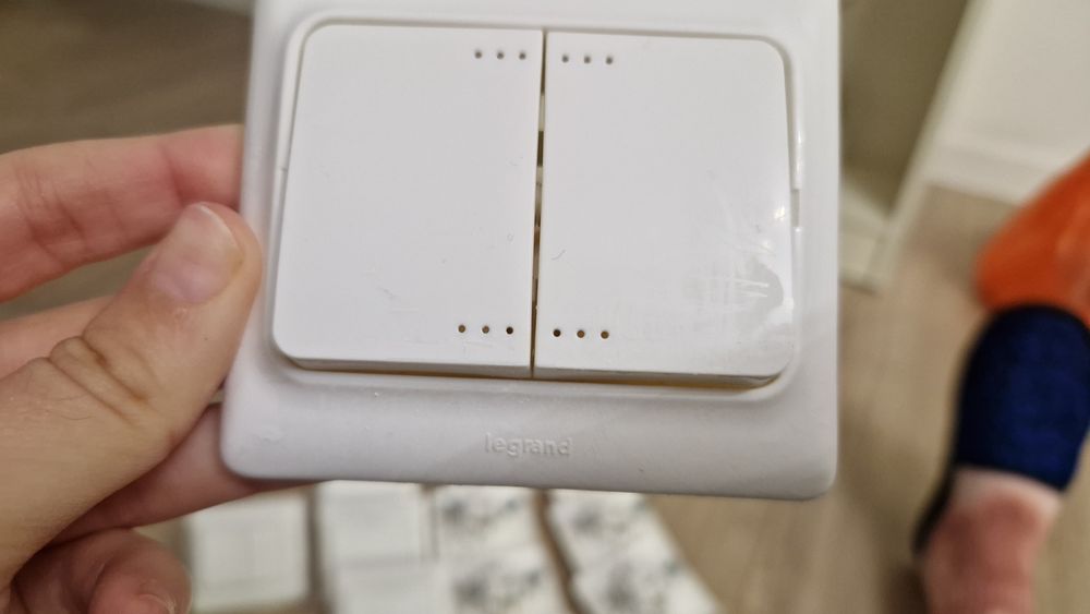 Ел. Ключ и контакт на Legrand