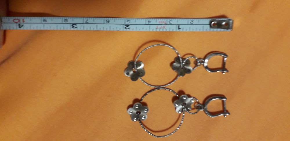 нежни сребърни обеци