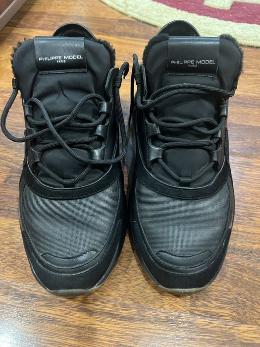 Продам мужские кроссовки PHILIPPE MODEL