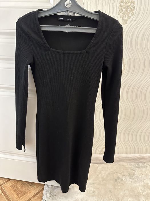 Черное платье, прямое